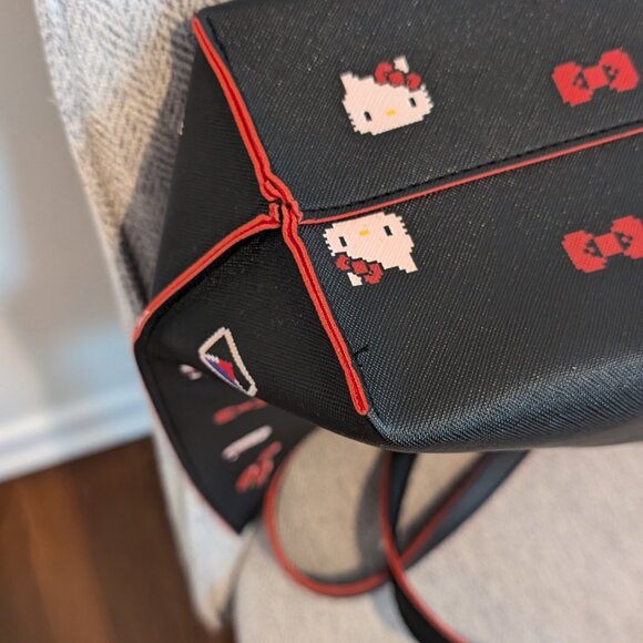 Hello Kitty x Space Invaders Tote Bag (Collaboration) - Excellent Condition - Picture 6 of 11
